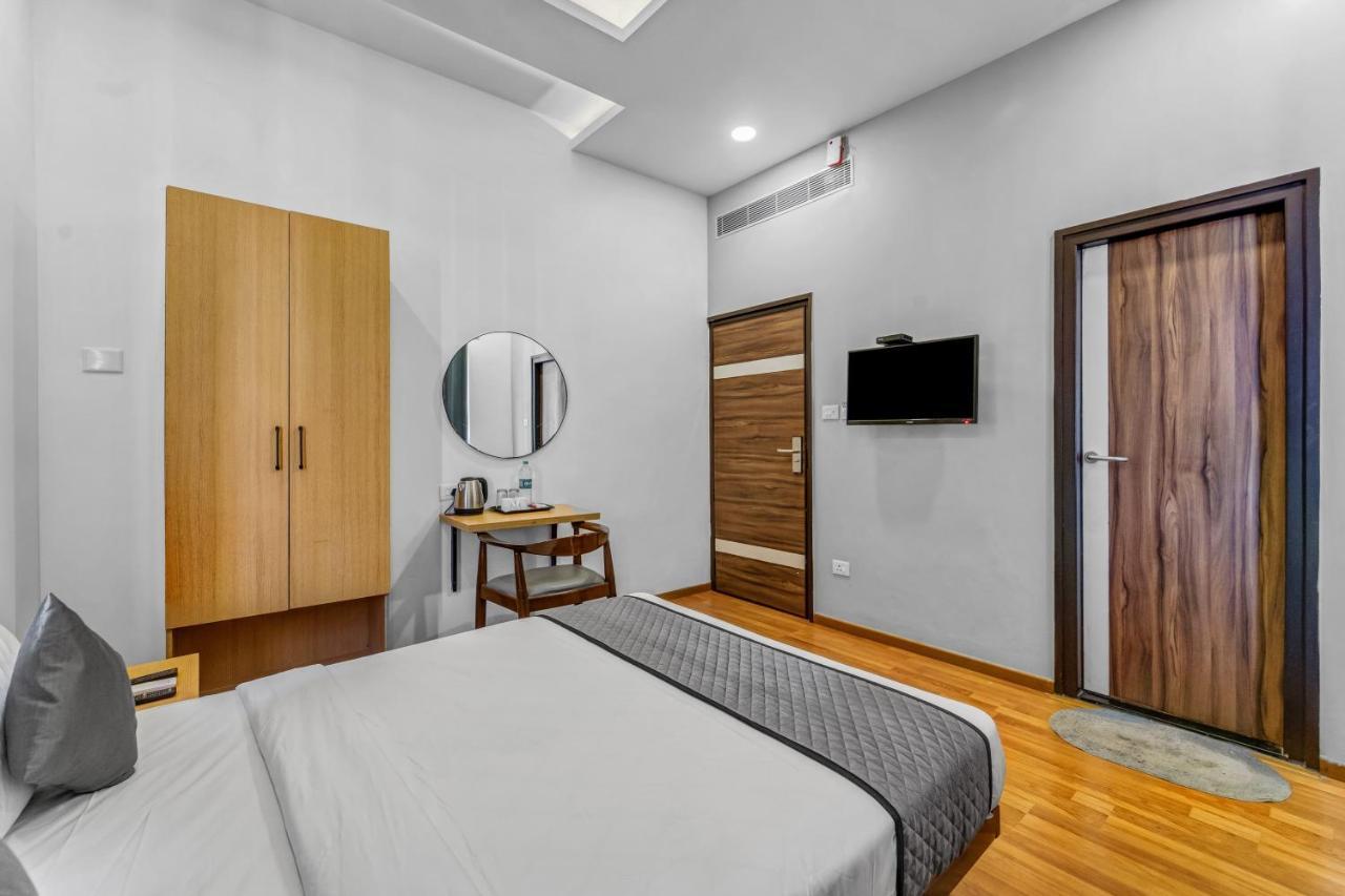 Upar Hotels - T Nagar Chennai Exterior photo